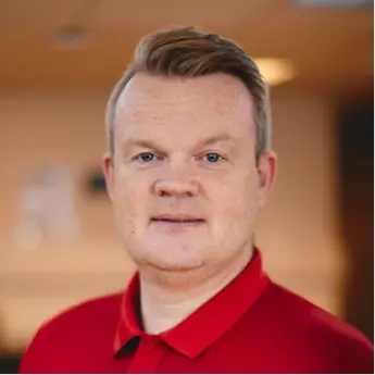 Anders Fossedal er ansatt hos Fossedal Trafikkskule AS