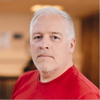 Jon Henriksen er ansatt hos Fossedal Trafikkskule AS