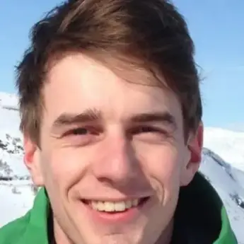 Yntze Loopstra er ansatt hos Eidsvoll Trafikkskole A/S